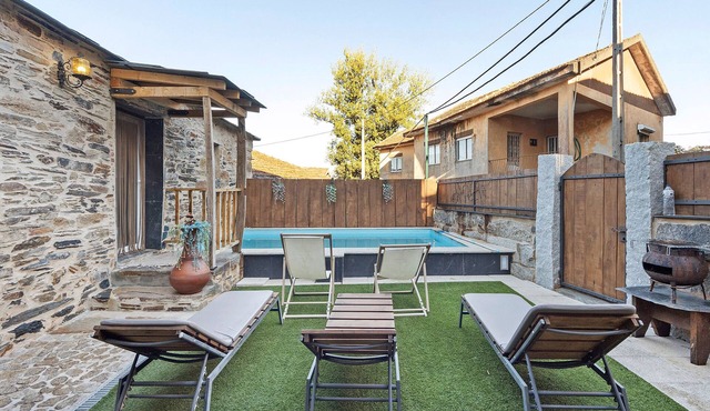 Holiday Home 'T5 with Chica's Pool' in Arouca in Canelas e Espiunca