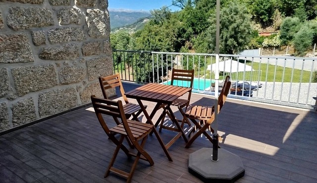 Holiday Home 'With 2 Bedrooms' with Lake View, Wi-Fi and Air Conditioning in Soengas