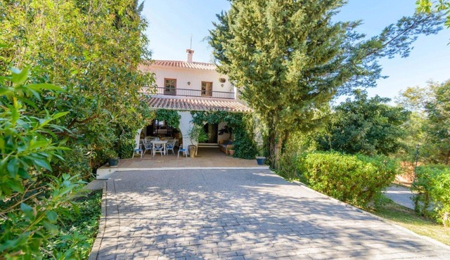 Holiday House with Large Private Pool in Alcaucin