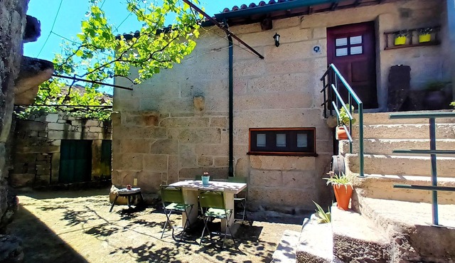 Homerez - Beautiful house for 4 ppl. with terrace at Lindoso in Lindoso