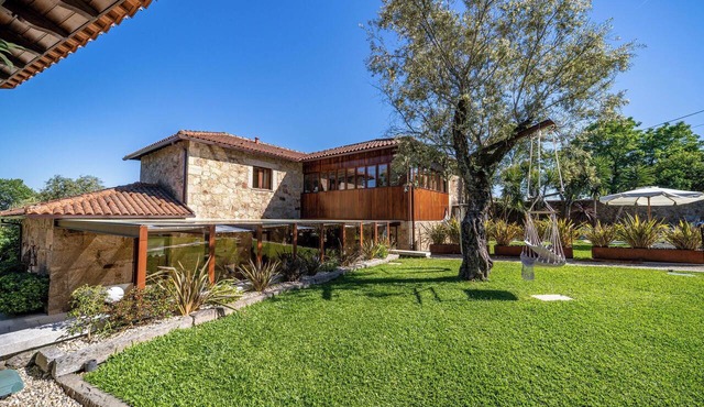 Homerez - Luxurious House with Pool in Braga in Braga