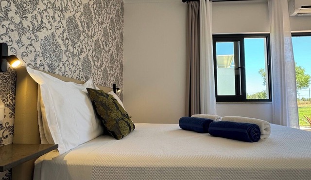HostWise - Tranquil Algarve Suite w/Pool in Moncarapacho