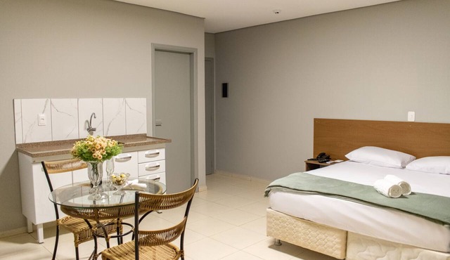 Hotel Central De Lins in Lins