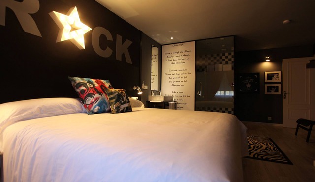 HOTEL Rock Star in Taboadela
