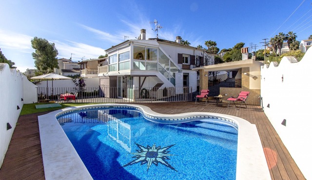 House with private pool, close to the beach and Barcelona (pet friendly) in Cunit