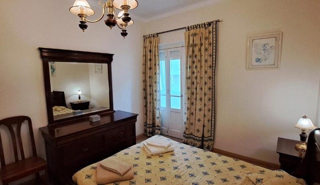 Isabel Dream II, 300m from the train in Algueirao - Mem Martins