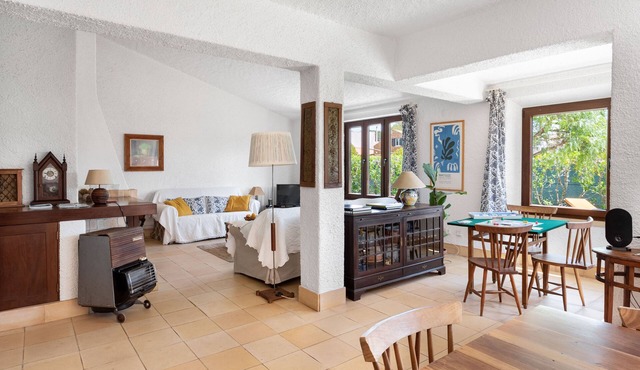 JOIVY 3-BR Cottage w/Terrace & Garden in Colares in Sintra