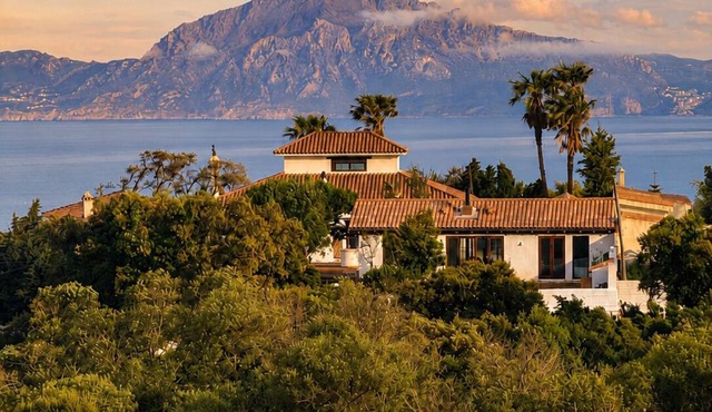 La Peana Tarifa – Luxury Villa with Pool, Spa, and Stunning Views of Africa in Tarifa