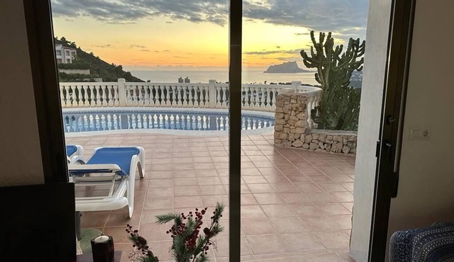 Large Spacious Private Villa, Suntrap, Sea and Mountain views, near Beach in Teulada