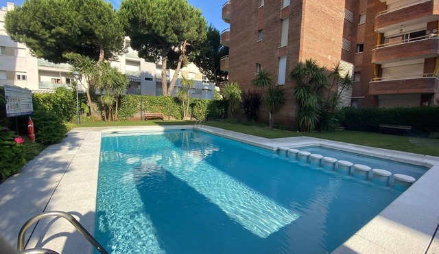 Las Antillas Pool and Terrace Fenals Beach, 4 Gues in Lloret De Mar