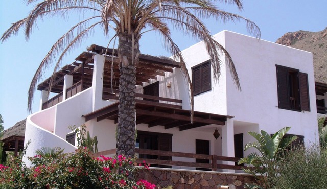 Las Negras - spacious 6p villa with communal pool in Las Negras