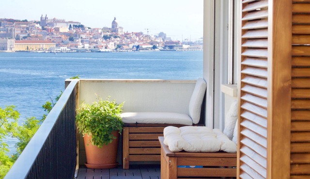 Lisbon Family Nest in Almada
