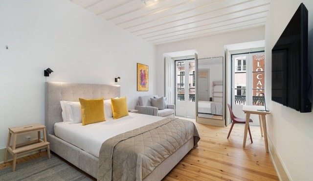 Lisbon's Heartbeat: Your Premier Airbnb 4Explorers in Lisboa