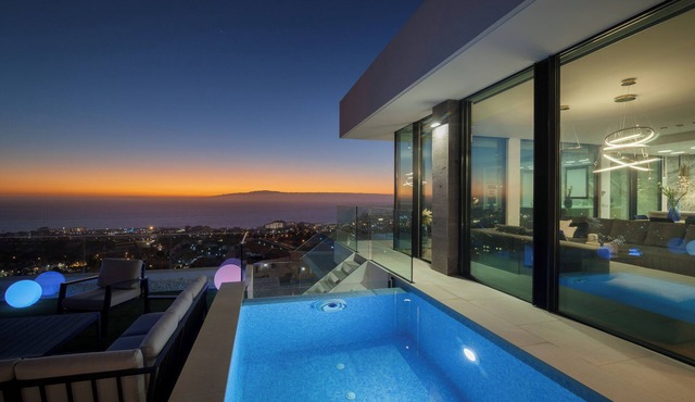 Lux 250m NEW Villa E with heated pool, ocean view in Costa Adeje