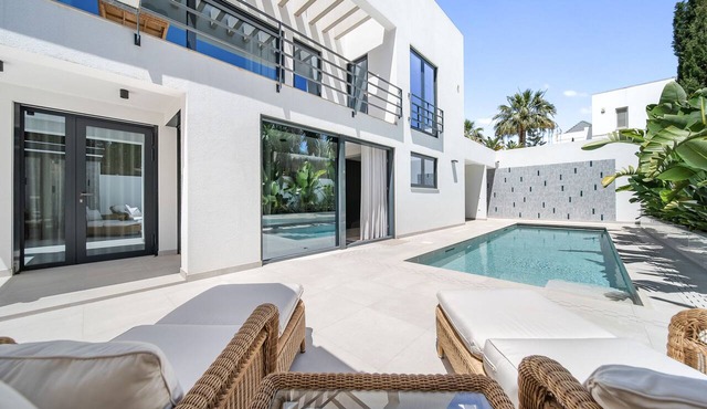 Luxurious Beachfront villa in Marbella