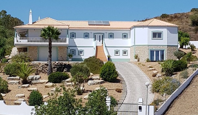 Luxury 4 bedroom villa in Monte Francisco