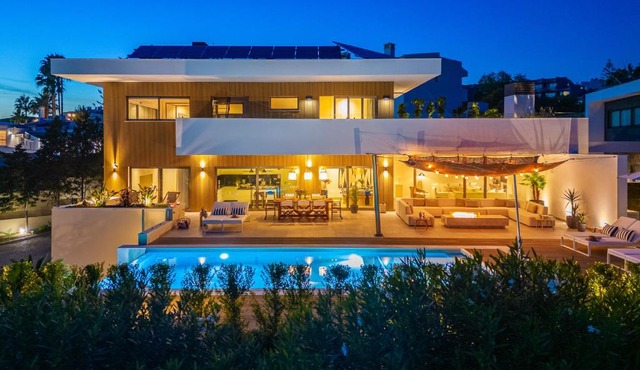 Luxury Beach Villa - Casa do Forte- Infinity Pool sea view- Beach walking distance by DreamvillasAlbufeira in Albufeira