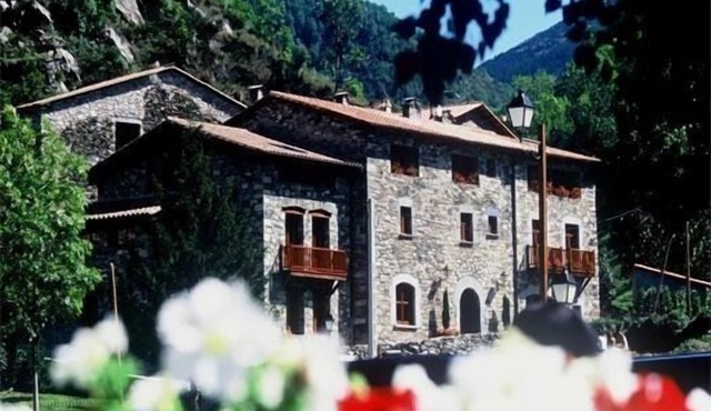 Mas Can Buixat rural apartment for 2 people fully equipped in Setcases