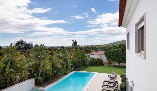 Milreu Guesthouse - Room 'Terra' with Pool view in Estói