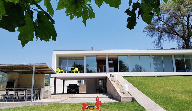 MODERN LUMINOUS HOUSE 220 M2 VILA VERDE BRAGA WITH POOL in VILA VERDE