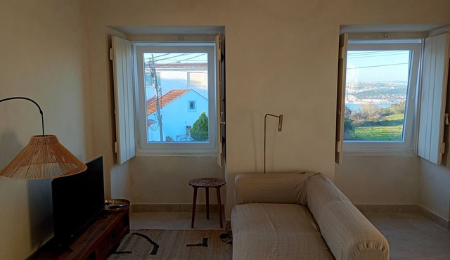 Modern Private Studio | Ocean View & Rooftop in Trafaria