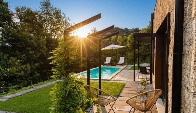 Modern Stone Villa: Geres views & Private Pool in Vieira do Minho