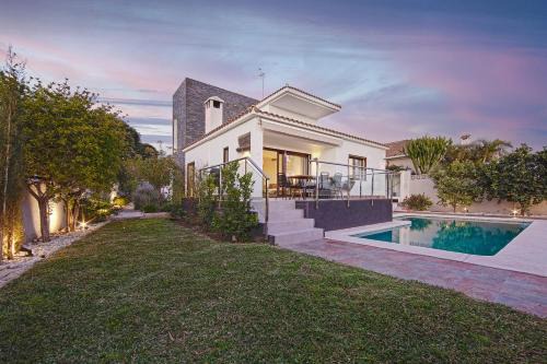 Modern Villa close to Costabella beach in Marbella
