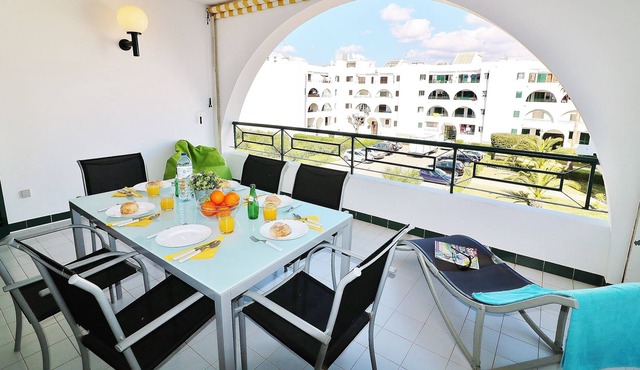 New Apt, Spacious, Peaceful, Clean, Beach & Golf at Doorstep in Guia