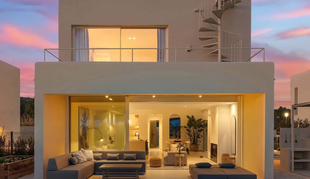 New Sea View Villa, Heated Pool,Rooftop Jacuzzi/mu in Faro