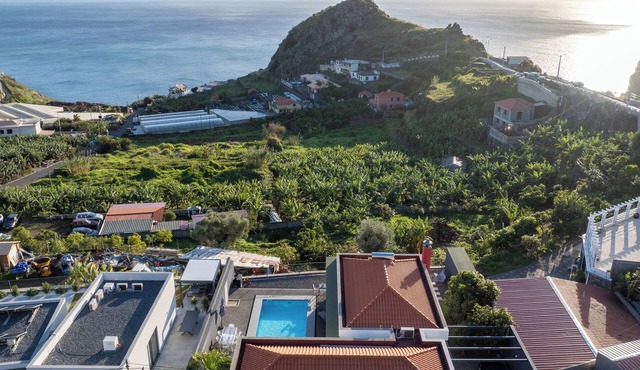 Oceanfront Villa with Private Pool - Breathtaking Sunsets in Madeira in Tabua