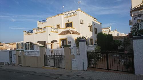 Orihuela - Sleeps 6 - Parking - Pool - PetFriendly in Orihuela Costa