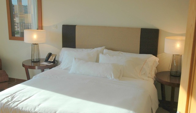 Peaceful & Tranquil Apartment overlooking amazing Golf Course in Torres Vedas