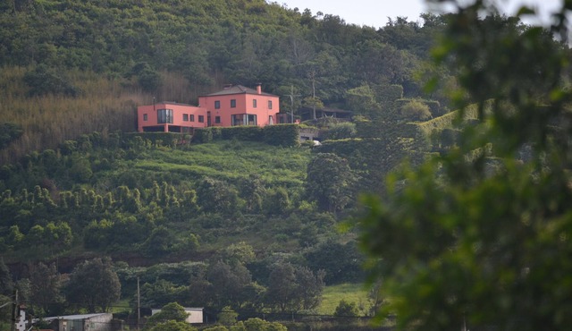 Pico Cavaco - a house on the hillside and stunning views in Ribeira Grande