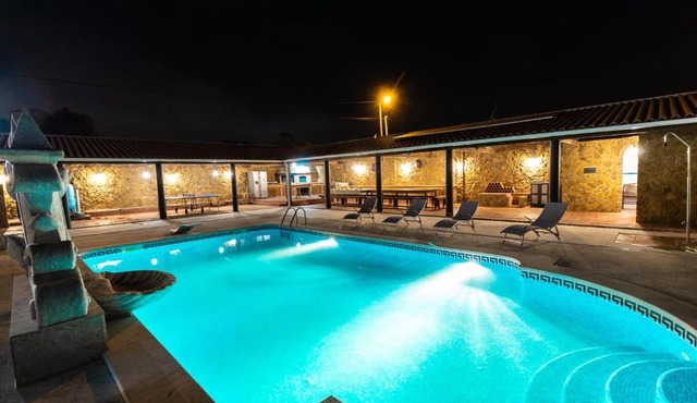[POOL] Relaxing Getaway, BBq, Wi-Fi, NetFlix in Terrugem