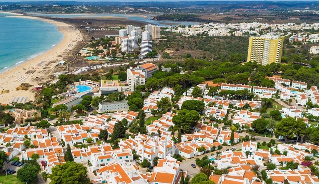 Prainha Sunny Villa 5 BR in Portimão