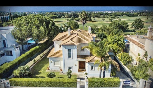 Luxury villa with golf view in the heart of Vilamoura, heated pool in Vilamoura Freguesia Quarteira