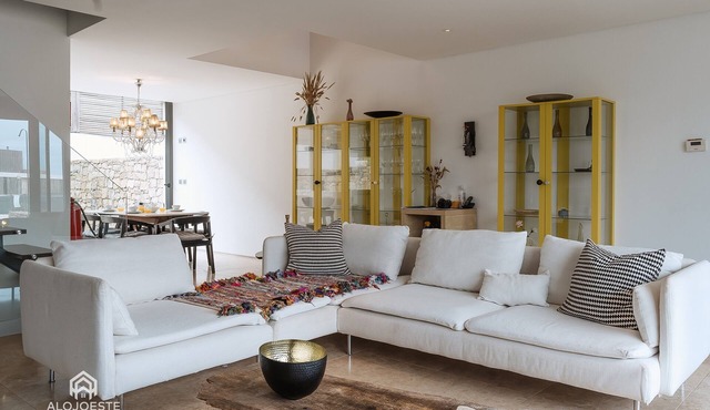 Quaint & Chic Seaside Villa | Luxury Complex in A dos Cunhados