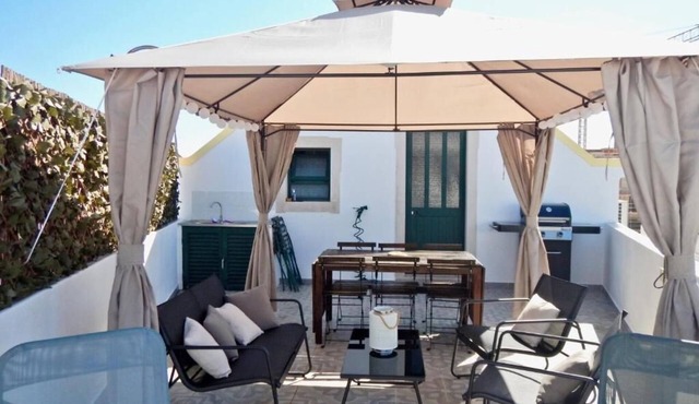 RARE ! House 180m2 with terrace in historical center. in Tavira