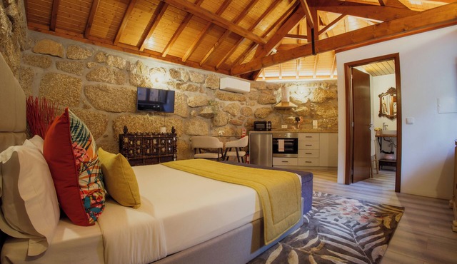 Refuge of Plenitude in Canelas