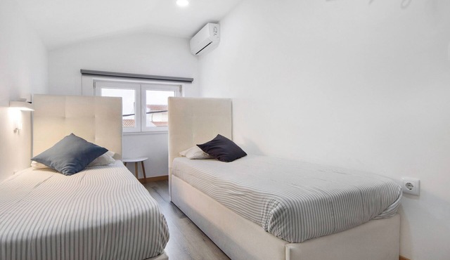 Room 'Al Katekero - Quarto 201' with Wi-Fi and Air Conditioning in Gafanha da Encarnação