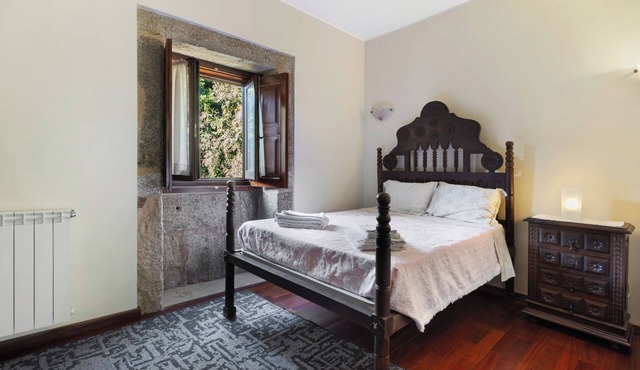 Room 'Quarto 1 - Quinta Da Ataíde' with Mountain View, Shared Pool and Wi-Fi in Rendufe