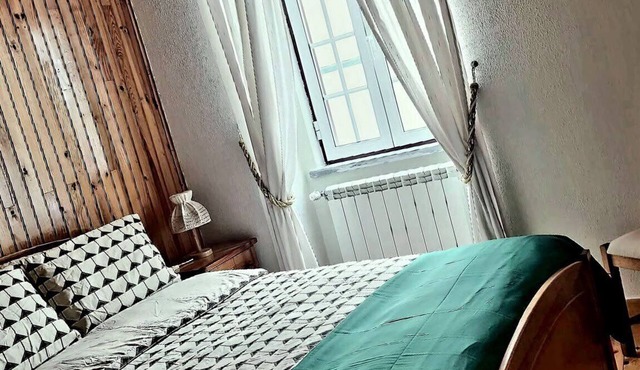 Rustic and comfortable accommodation in the heart of Loriga. Room for 8 people. in Loriga