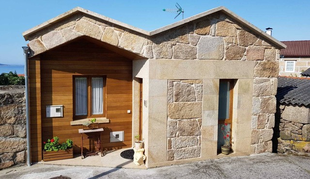 RUSTIC STONE HOUSE in CARNOTA