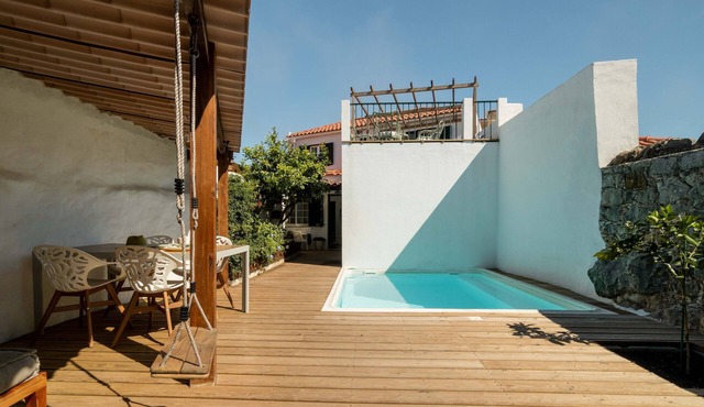 SEA´YA Villa Areia with swimming pool and 5 minutes from the beach in Cascais