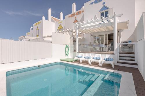 SeaScape Villa w/pool and rooftop seaview jacuzzi in Manta Rota in Vila Nova De Cacela