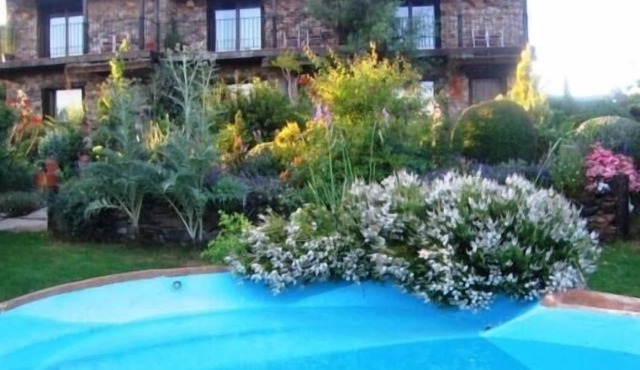 Self catering Jardines del Robledo for 4 people in San Miguel del Robledo