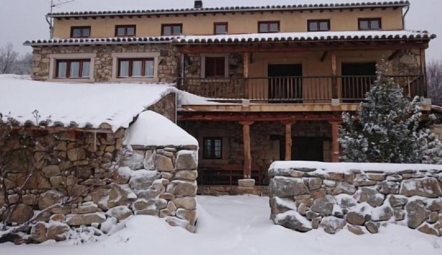 Self catering La Tablilla y La Terraza for 4 people in Navalperal de Tormes