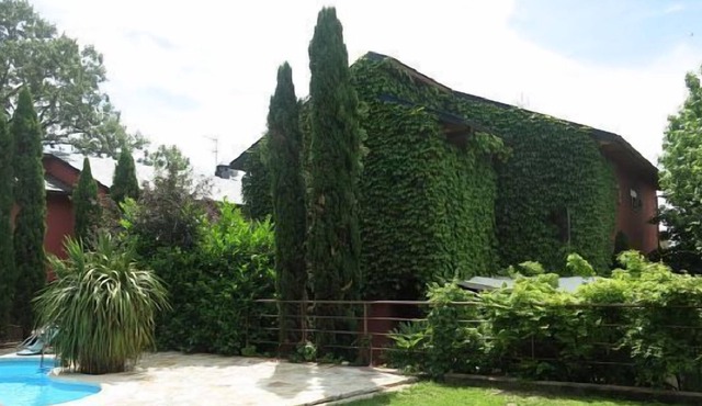 Self catering Chalet Piscina Privada for 9 people in Navacerrada