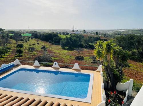 Self-contained floor of Quinta/Villa in Guia