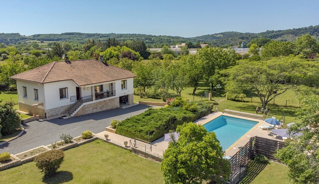 Sergetta, a house with a big pool and huge garden in Le Bugue